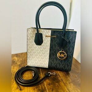 Michael Kors Mercer Medium Messenger Signature Logo Crossbody Bag Vanilla Black